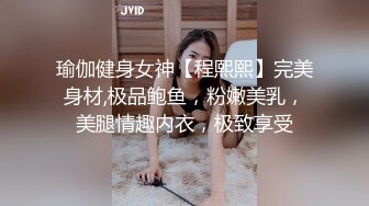 酒吧经常会碰到这种嗨大了的骚女