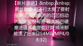 二月新流出人民广场附近沟厕偷拍❤️来跳舞的大妈少妇尿尿少妇姐姐来月事忘带卫生巾卫生纸沾了一屁股纸屑