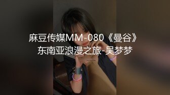 操体育生小哥哥 摄影师小哥忍不住也一起加入了