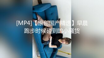 台湾情侣自拍??表面一本正经的小女友的其实骚的很