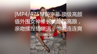 商场女厕全景偷拍平时双腿夹的很紧的气质女主管她的大肥B难得一见