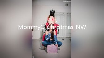 MommyG_Christmas_NW