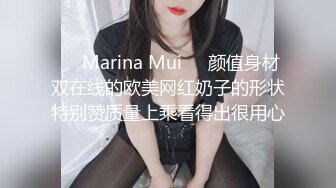 【yunjini】大奶肥臀S曲线，顶级模特订阅OF福利，脸逼同框道具紫薇，各种淫荡高潮脸  (1)