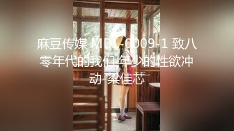 亚洲女仆在肮脏的铁杆中尝试两只公鸡