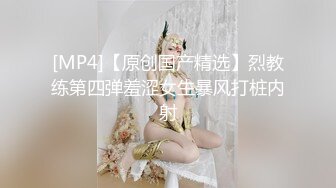 迷倒万千少男的万人迷熟女，极品难一遇，仿佛上海滩的交际花，人美极了配上一手老歌，魅力诱惑！