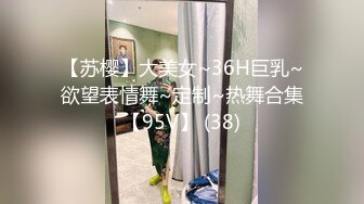 清纯系极品大奶女友的诱惑，全程露脸捧着大鸡巴舔弄，让小哥亲着小嘴爆草蹂躏，激情上位喂奶给小哥精彩刺激