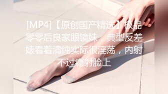 韵味轻熟女紫薇 有这么漂亮的妈妈 儿子在背地里对着她不知撸了多少遍 把自己给振高潮了