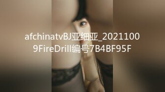 2024年3月约啪大神少有的露脸之作【狂射丝袜脚】极品美女南航空姐，丝袜足交后入，满屏的骚气要溢出来