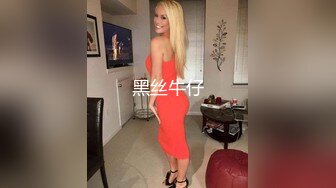 极品巨乳-刚生完娃儿的宝妈：奶水充足，下面也饥渴如洪水，湿润一塌糊涂，好久没操逼了，一摸久湿！ (1)