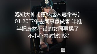 远近双镜头偷拍风韵少妇尿尿 脸上的表情和逼上的微蠕动观察的一清二楚 (1)