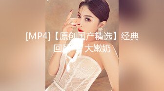 长发熟女级别的美少妇，露脸公厕里面直播大黑牛自慰